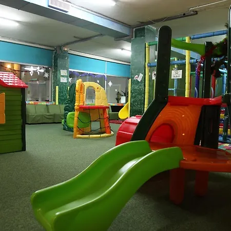 妮格丽泰拉酒店 3*