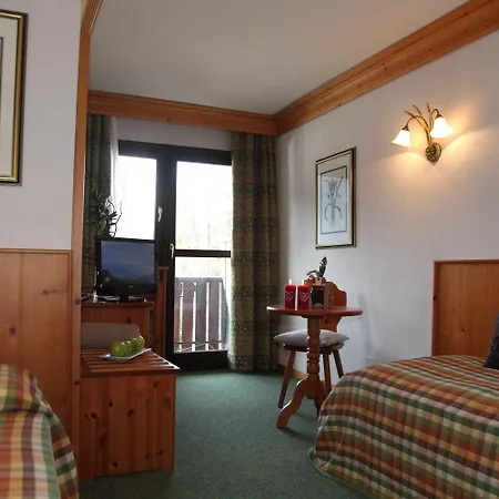 妮格丽泰拉酒店 3*