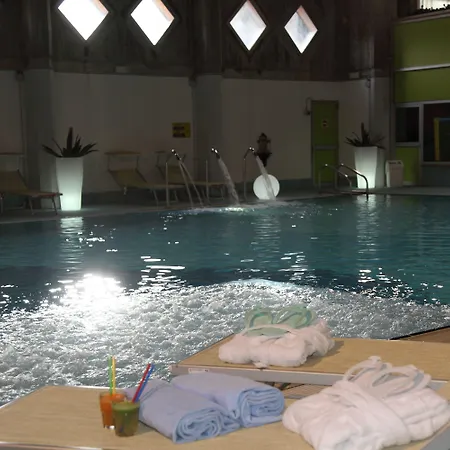 妮格丽泰拉酒店 3*