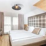 Nigritella Hotel 3*